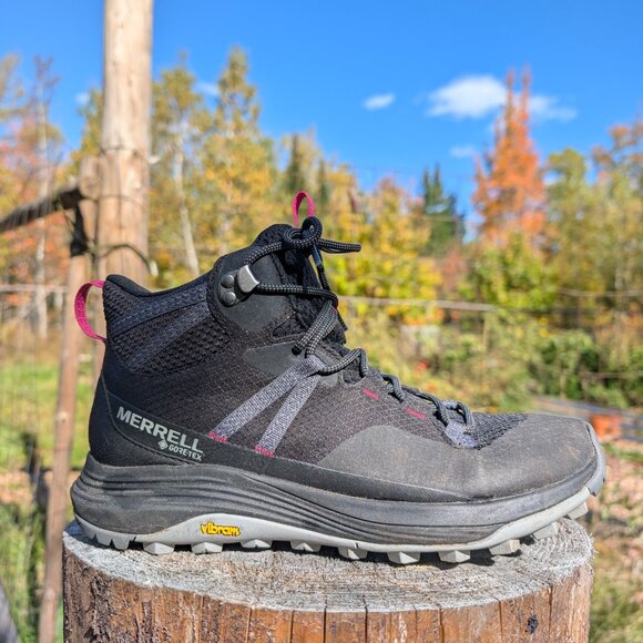 Merrell Women's Siren 4 Mid Gore-Tex Hiking Boots Black and Pink Vibram Sole 9 - Picture 2 of 12